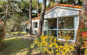 Amazing home in L'Aiguillon-la-Presqu' with WiFi and 3 Bedrooms